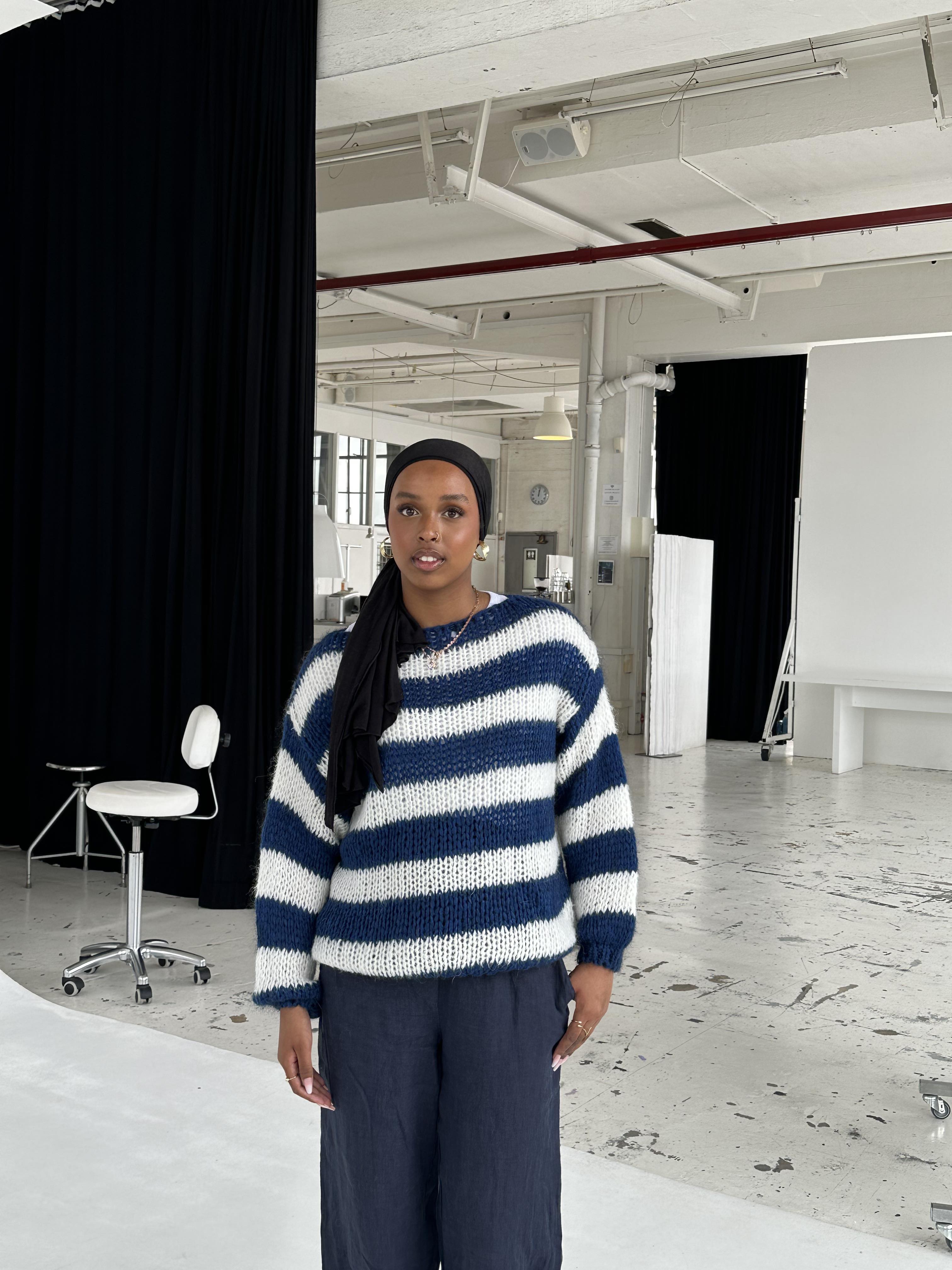 Stilvolle gestrickte Pullover mit trendigen Streifen für einen modischen Look
