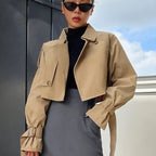 Camille | Schicker kurzer Trenchcoat mit zeitloser Schneider-Eleganz