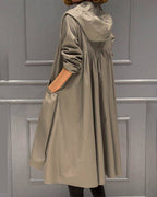 Victoria | Eleganter Statement-Trenchcoat mit Plissees