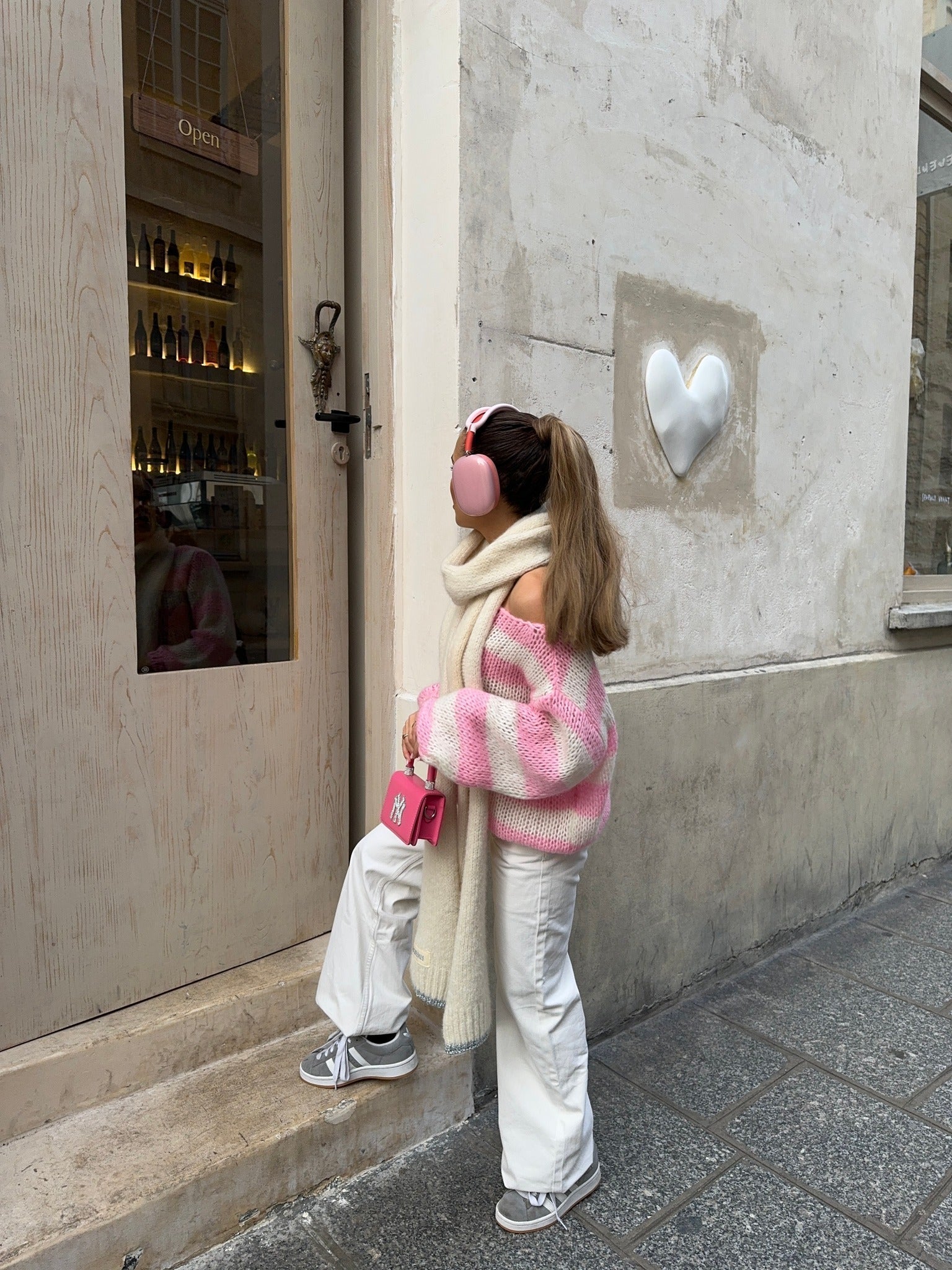 Stilvolle gestrickte Pullover mit trendigen Streifen für einen modischen Look