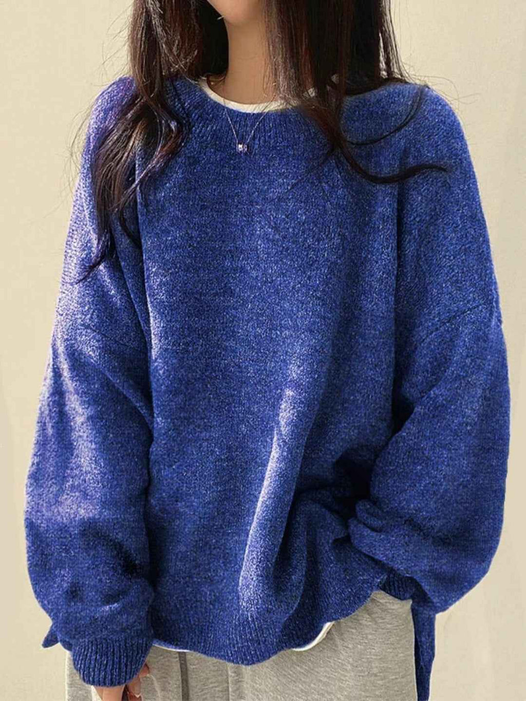 Strickpullover mit Drop-Shoulder, Rundhals und Schlitzsaum - Chic und gemütlich
