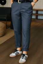 ELEGANTE, FIGURSCHMEICHELNDE HOSE MIT STREIFEN