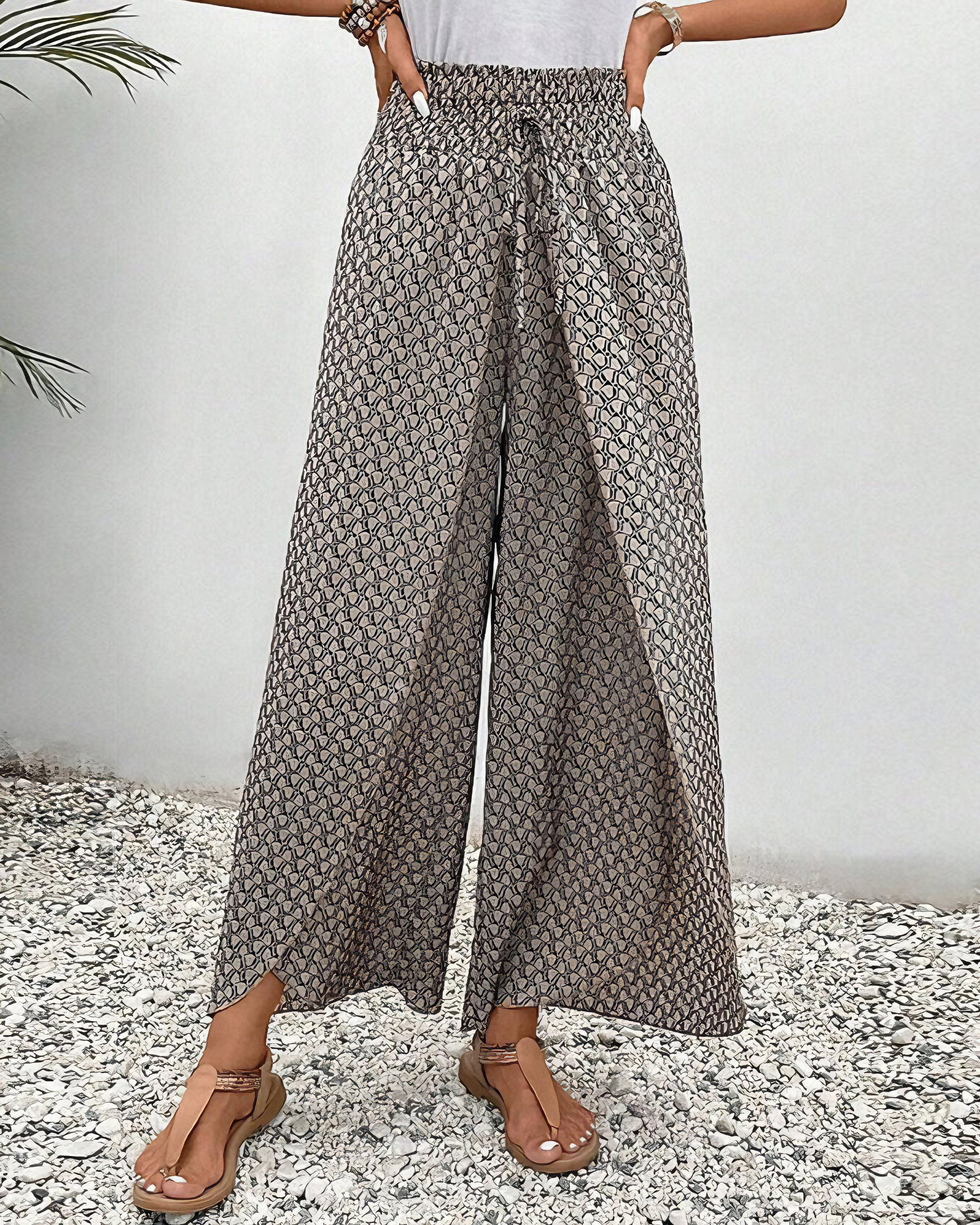 Lisette Hose mit weitem Bein und geometrischem Druck