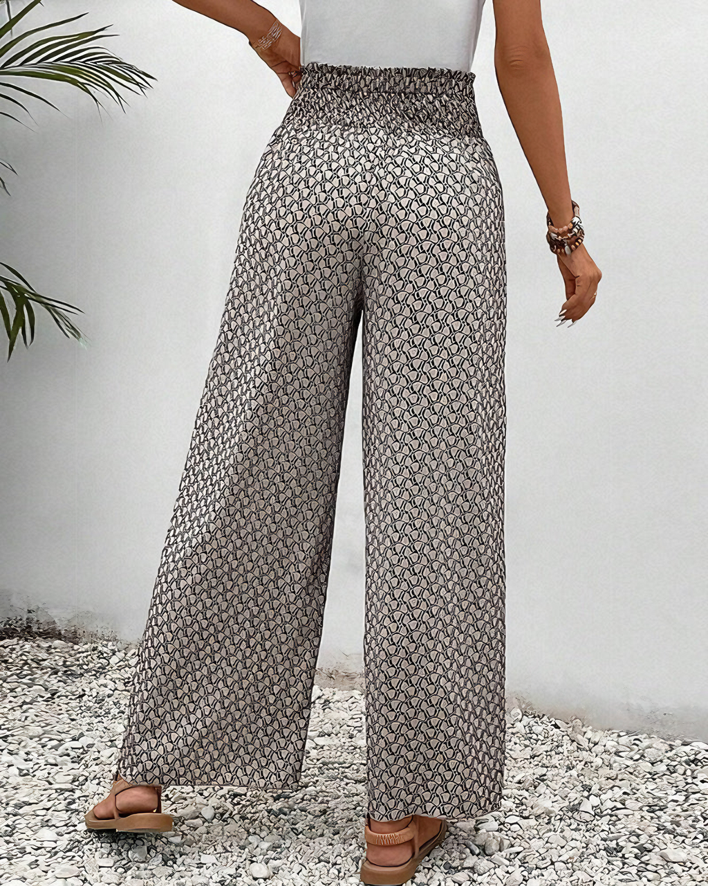 Lisette Hose mit weitem Bein und geometrischem Druck