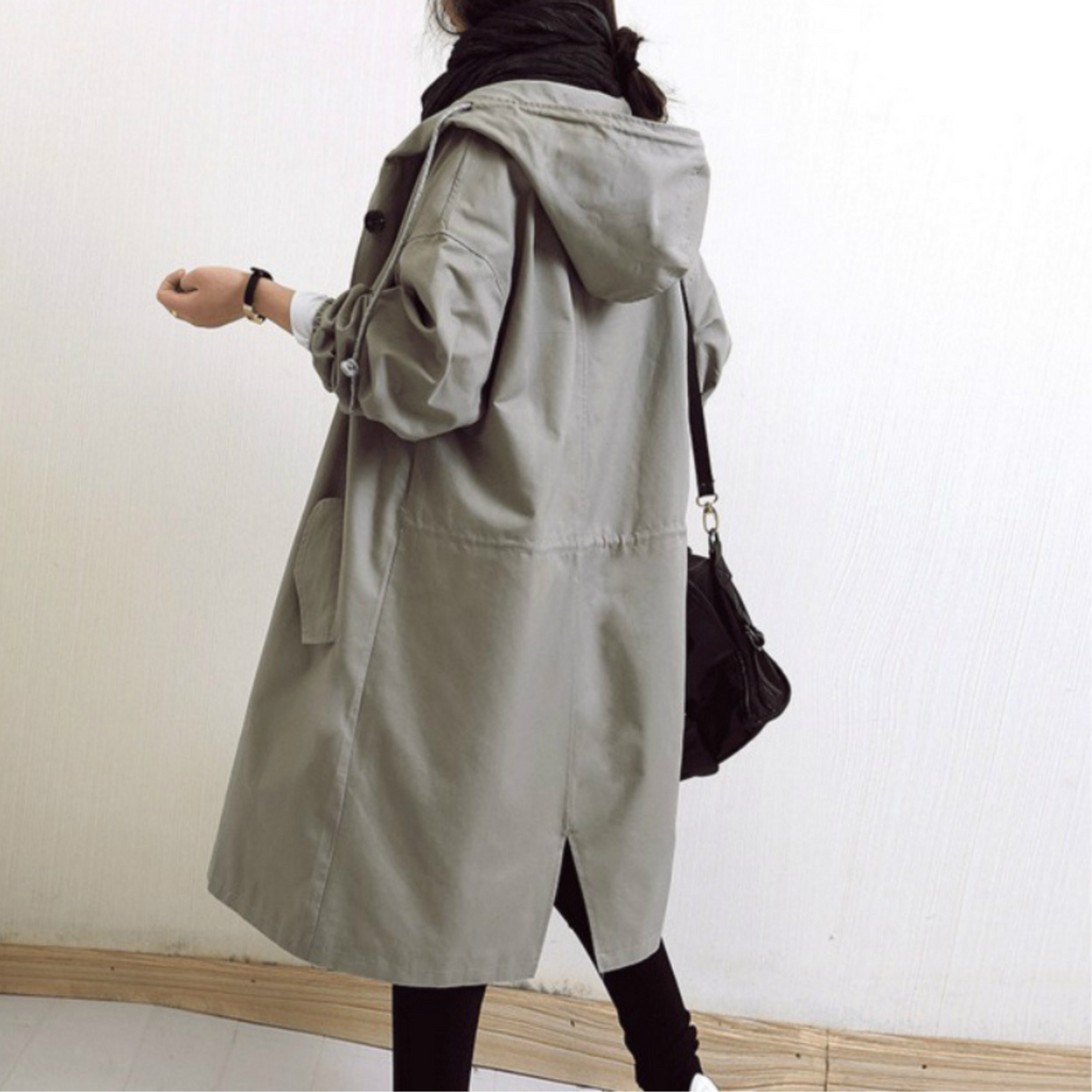 Madeline | Eleganter Trenchcoat mit Kapuze für zeitlosen Alltagsstil