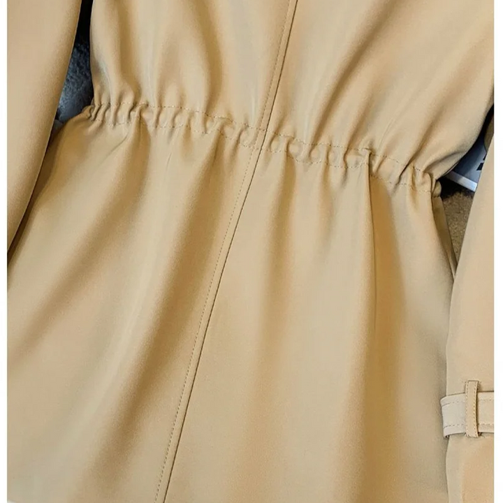 Seraphina | Trenchcoat mit elegantem Detaildesign und herbstlicher Silhouette