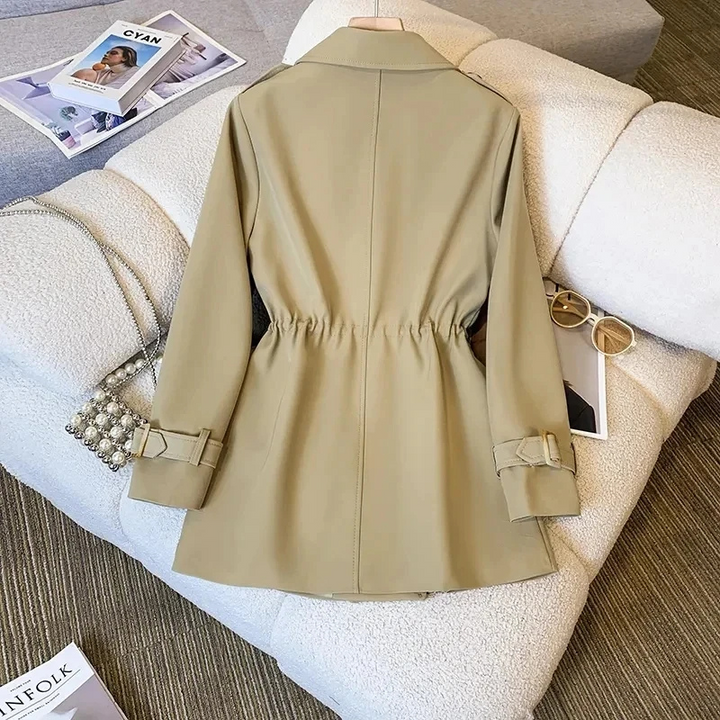 Seraphina | Trenchcoat mit elegantem Detaildesign und herbstlicher Silhouette