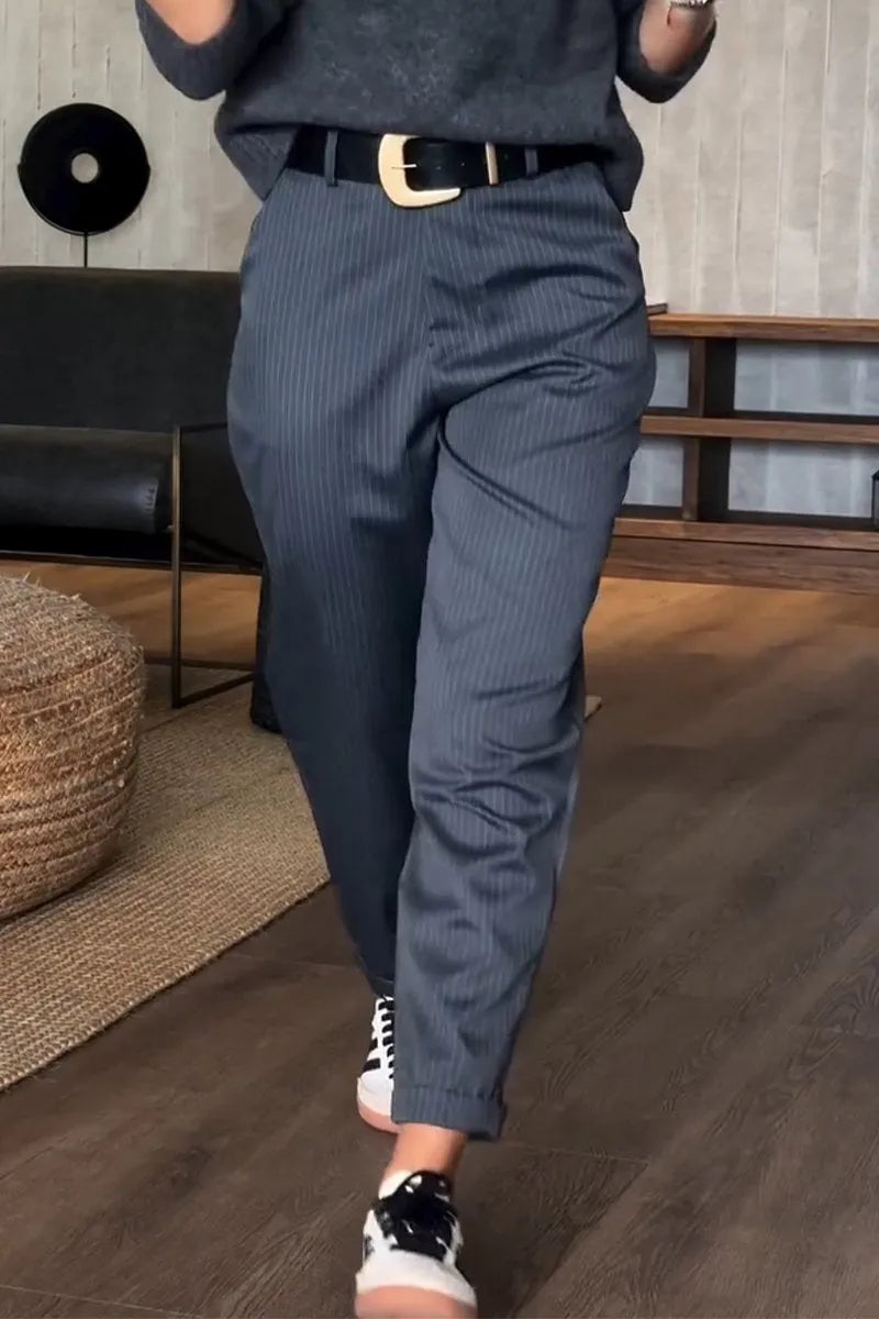 ELEGANTE, FIGURSCHMEICHELNDE HOSE MIT STREIFEN