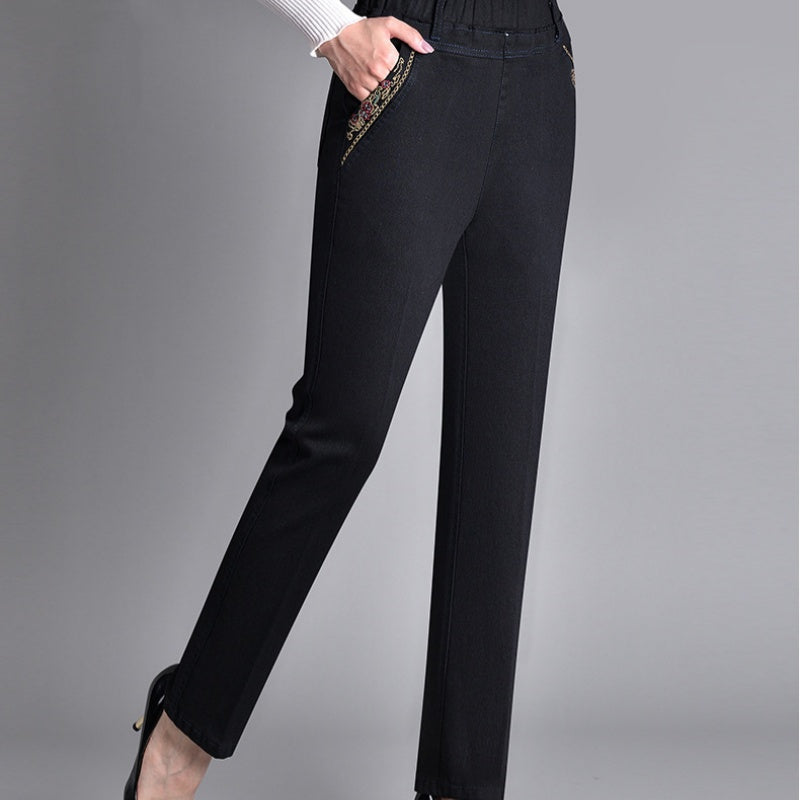 Damenjeans mit elastischem Bund und Seitentaschen
